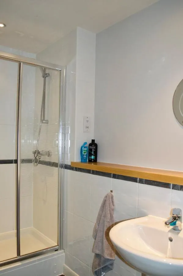 אדינבורו Modern 2 Bedroom City Centre Flat