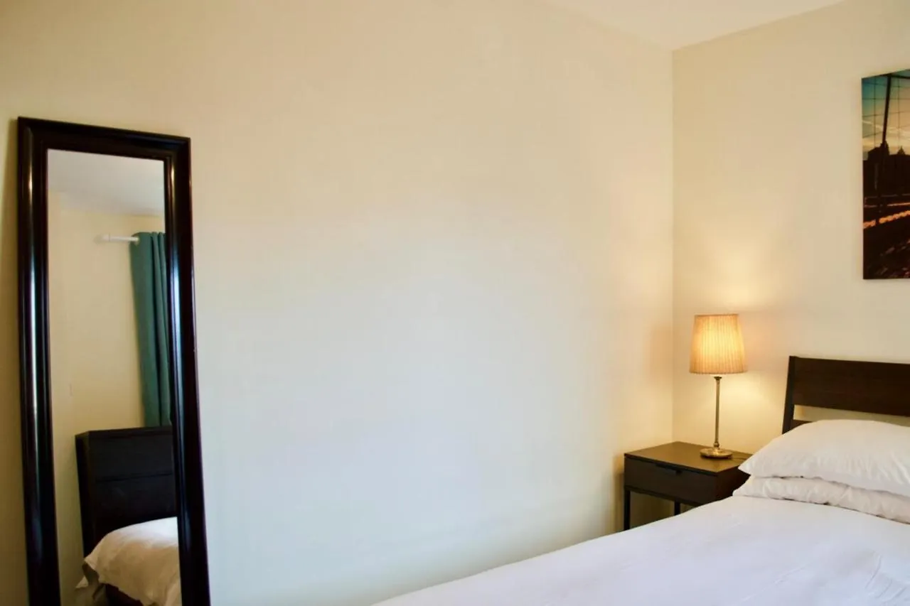 אדינבורו Modern 2 Bedroom City Centre Flat 0*,