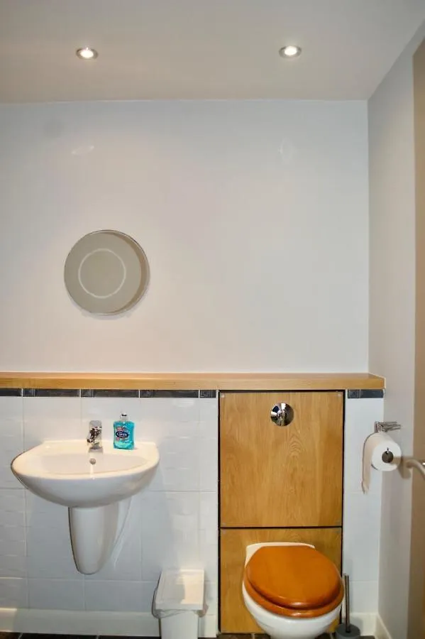 דירה אדינבורו Modern 2 Bedroom City Centre Flat בריטניה